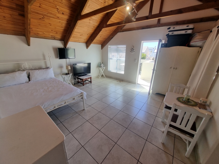 5 Bedroom Property for Sale in Laguna Western Cape